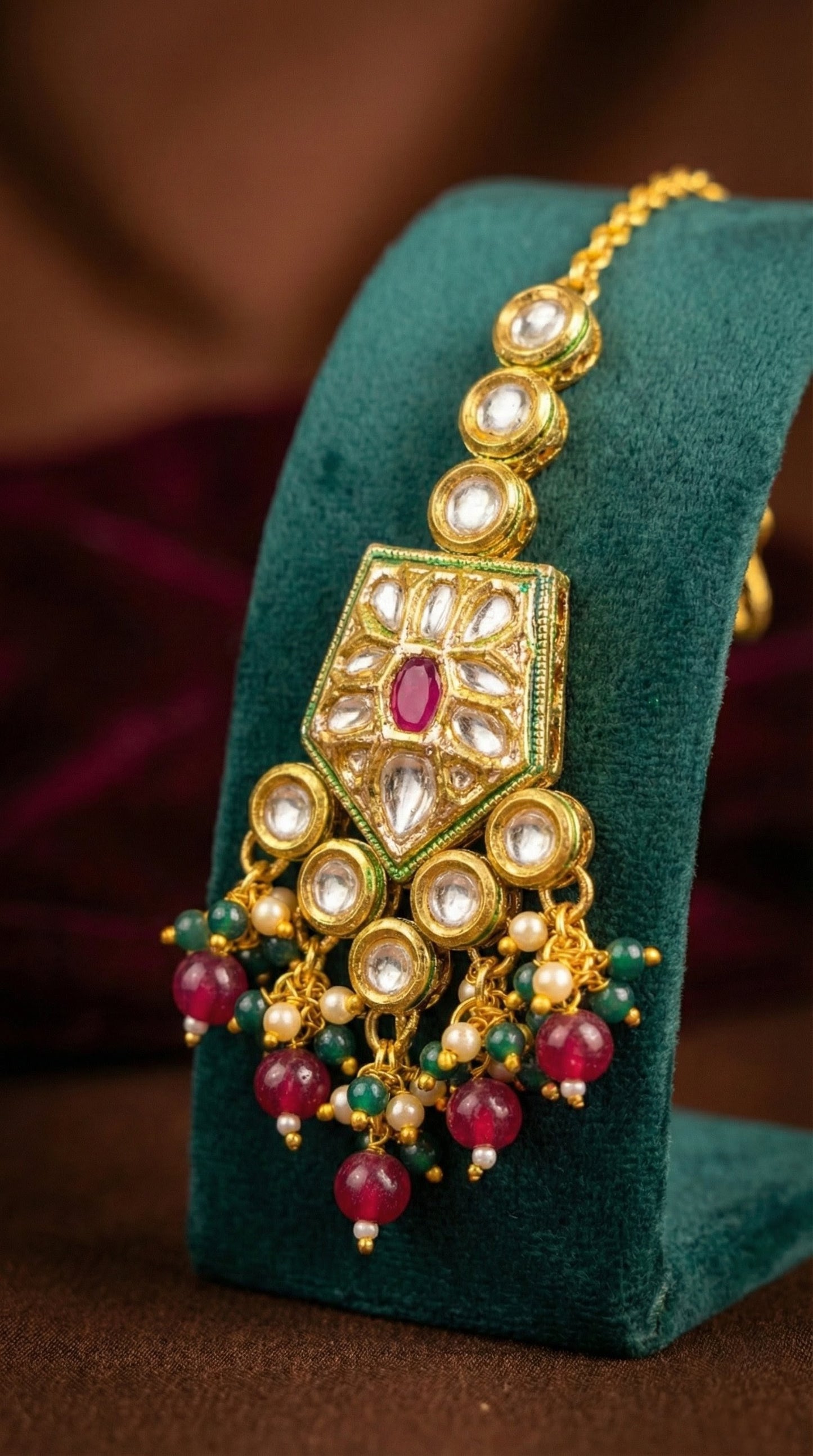 Gul Beautiful Kundan Maangtika