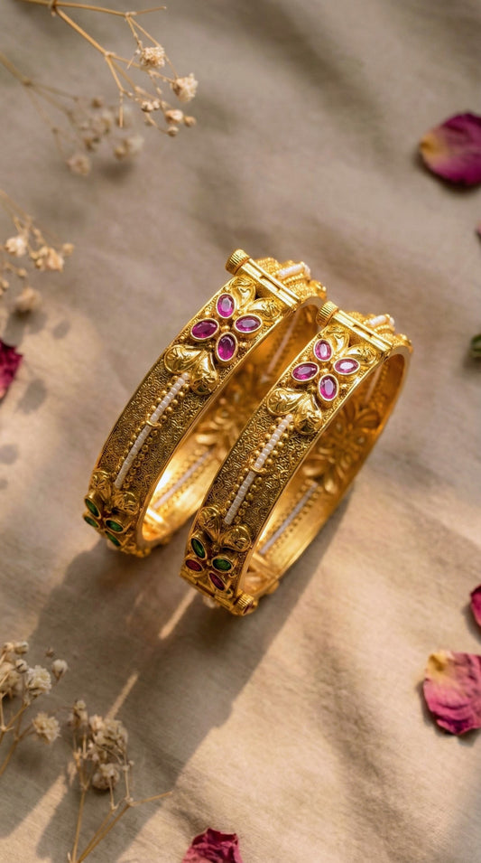 Main display view of the traditional Priti Pearl Antique Bangles (Openable)