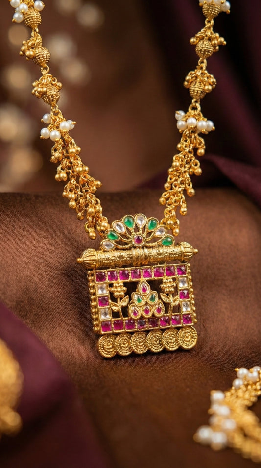 Alternate styling layout profile of Meher Heritage Ghugree Chain Pendant Set