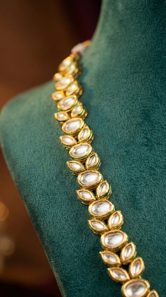 Alternate styling layout profile of Janaki Premium Kundan Necklace