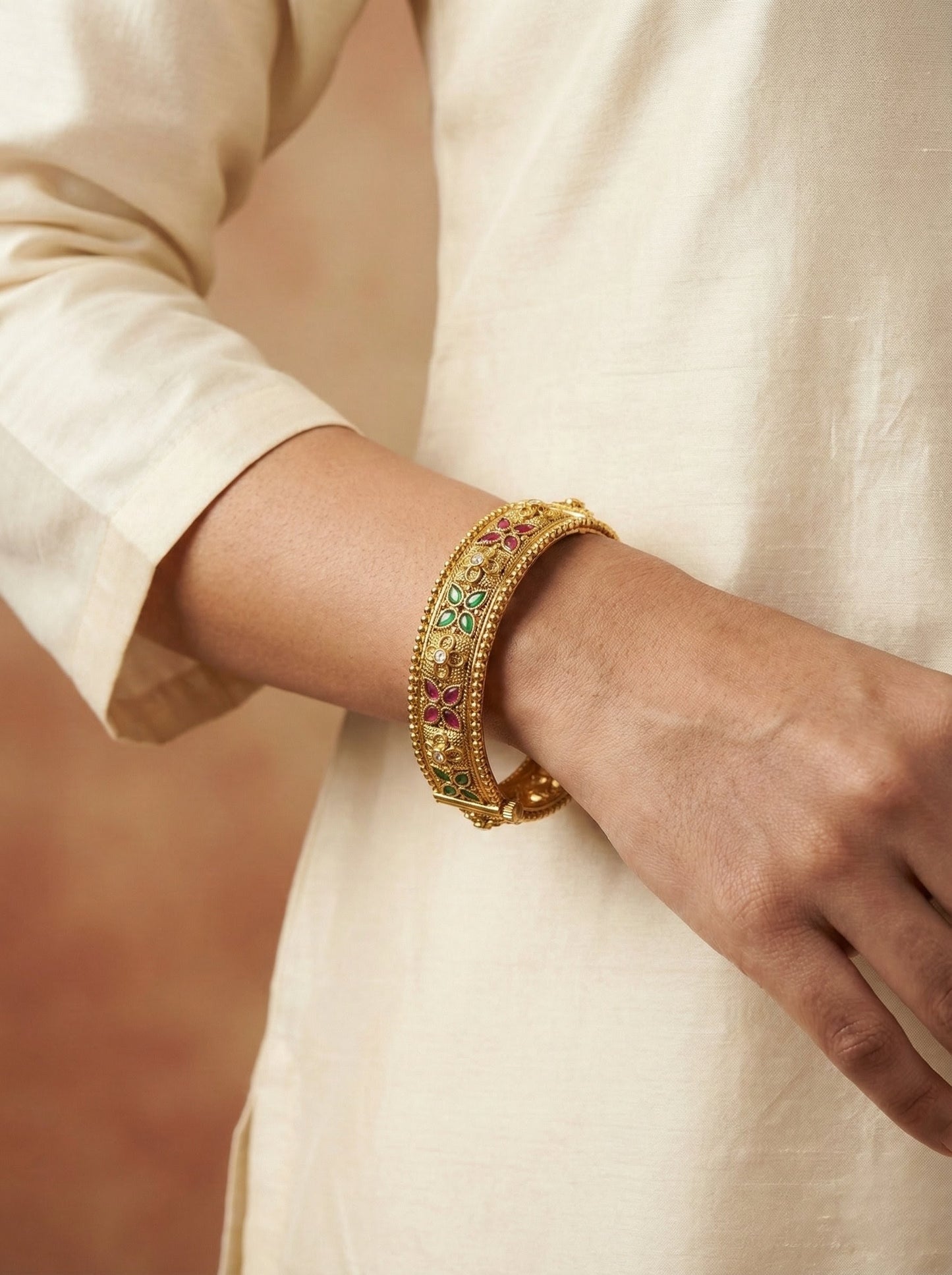 Sara Gold Look Rajwadi Bangles (Openable)