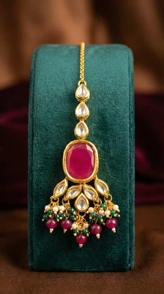 Alternate styling layout profile of Devina Elegant Kundan Maangtika