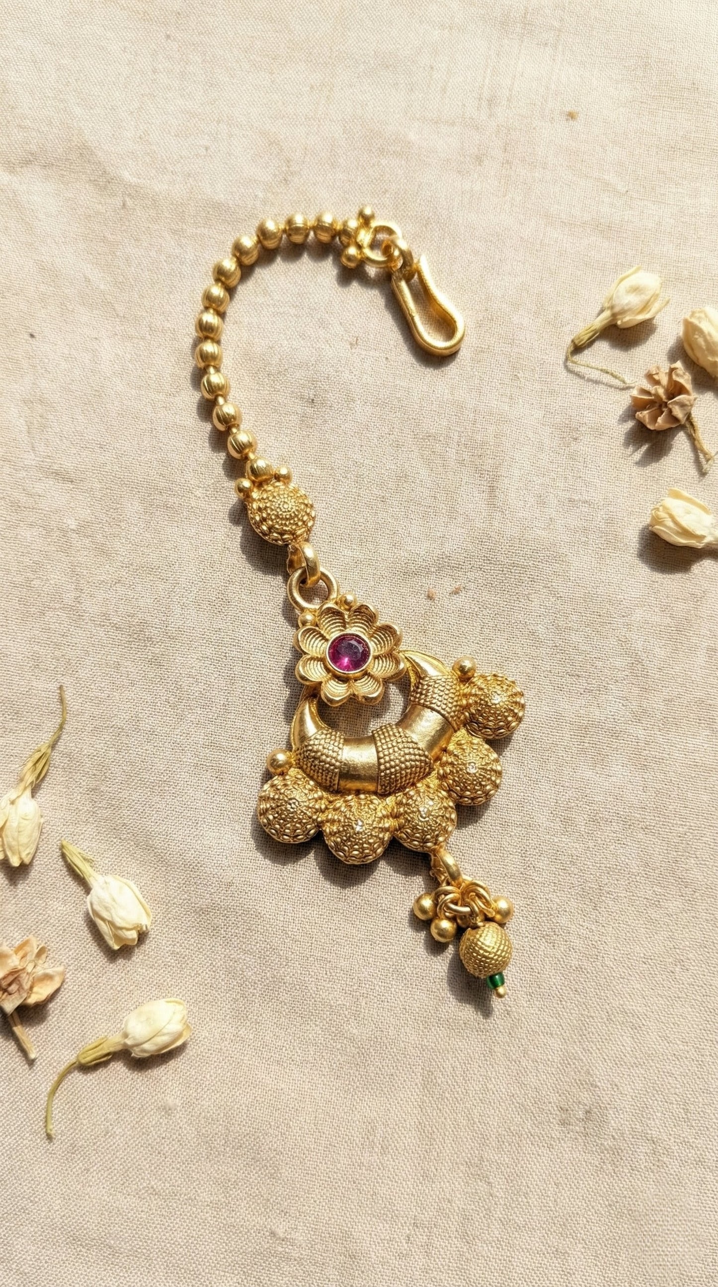 Ratna Elegant Rajwadi Maangtika