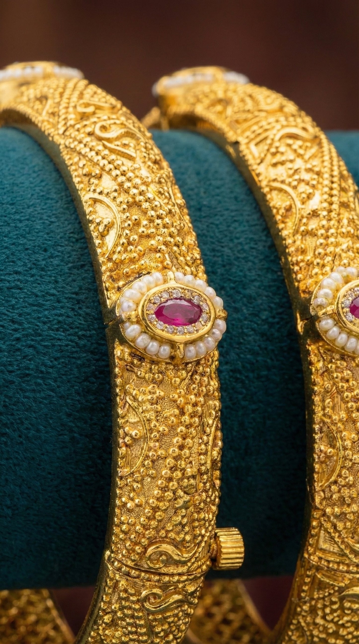 Parul Plain Gold look Swaroski Bangles (Openable)